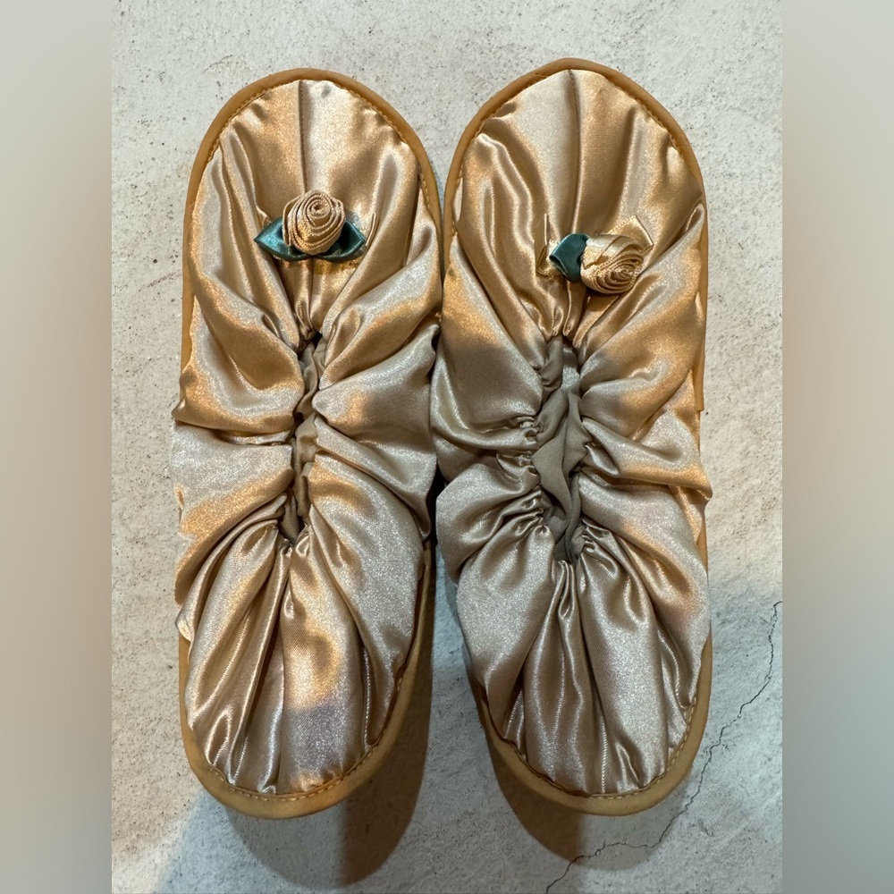 Golden Naraya Slippers Indoor Shoes US 8-9